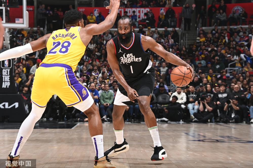 内维尔将他 内维尔将他